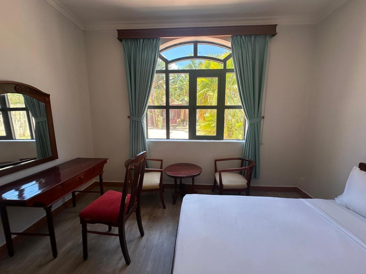 Ngoc Thu Hotel Шокчанг Экстерьер фото