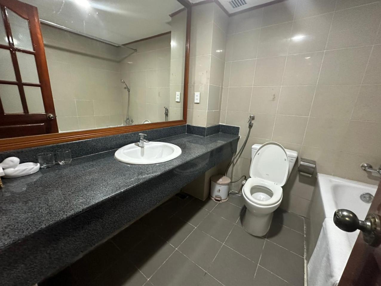 Ngoc Thu Hotel Шокчанг Экстерьер фото